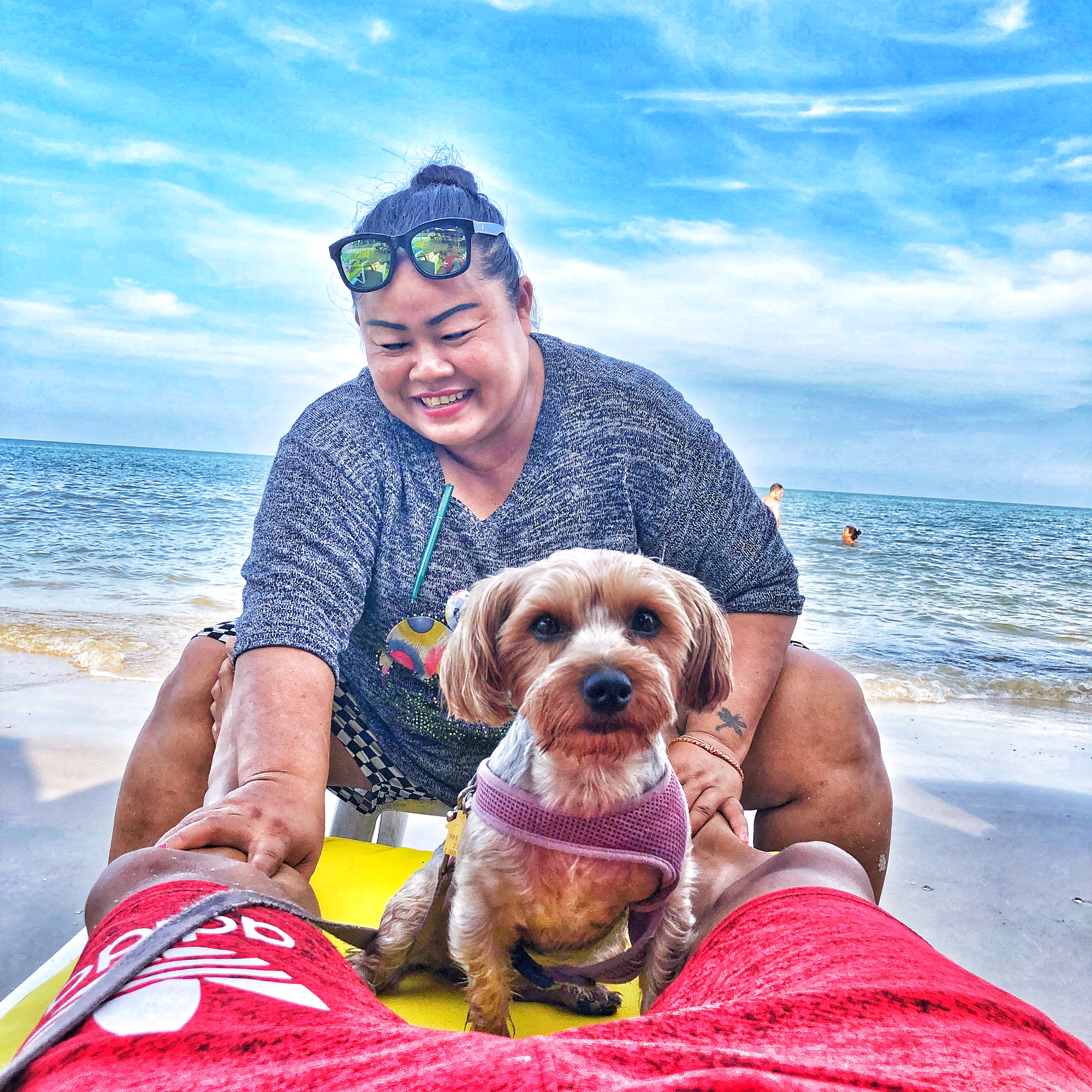 Foot massages on the beach with Raindrop