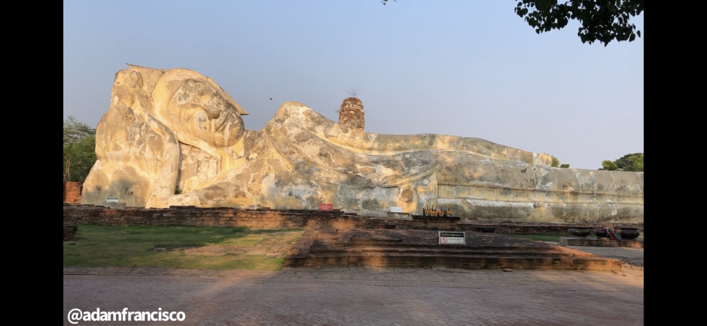 Reclining Buddha Wat Lokaya Sutha